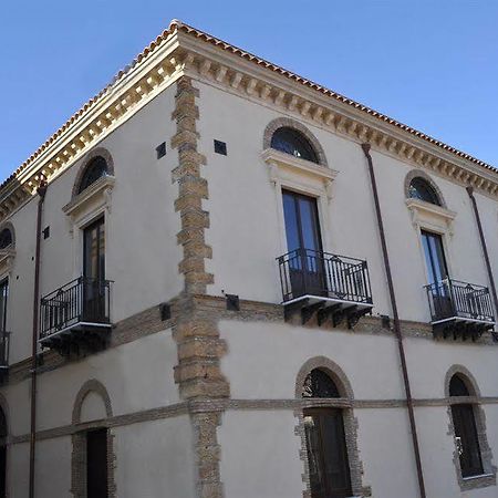 Hotel Palazzo Fortunato SantʼAgata di Militello Eksteriør bilde
