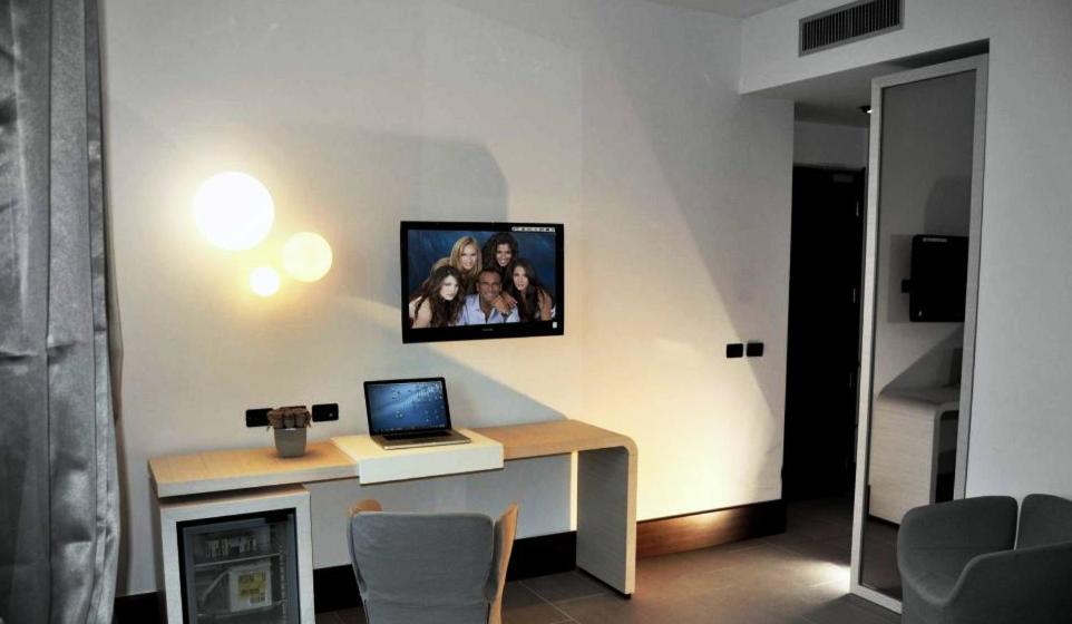 Hotel Palazzo Fortunato SantʼAgata di Militello Rom bilde