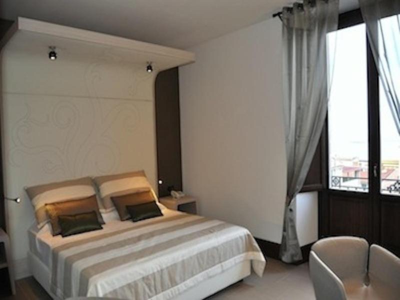 Hotel Palazzo Fortunato SantʼAgata di Militello Rom bilde
