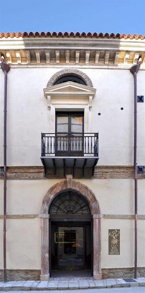 Hotel Palazzo Fortunato SantʼAgata di Militello Eksteriør bilde